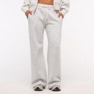 EUC Abercrombie Essential Wide Leg Sunday Sweatpant - light heather grey - LARGE